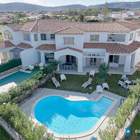 Villetta Con Piscina Budoni Affitti Spiaggia 700 Mt Экстерьер фото